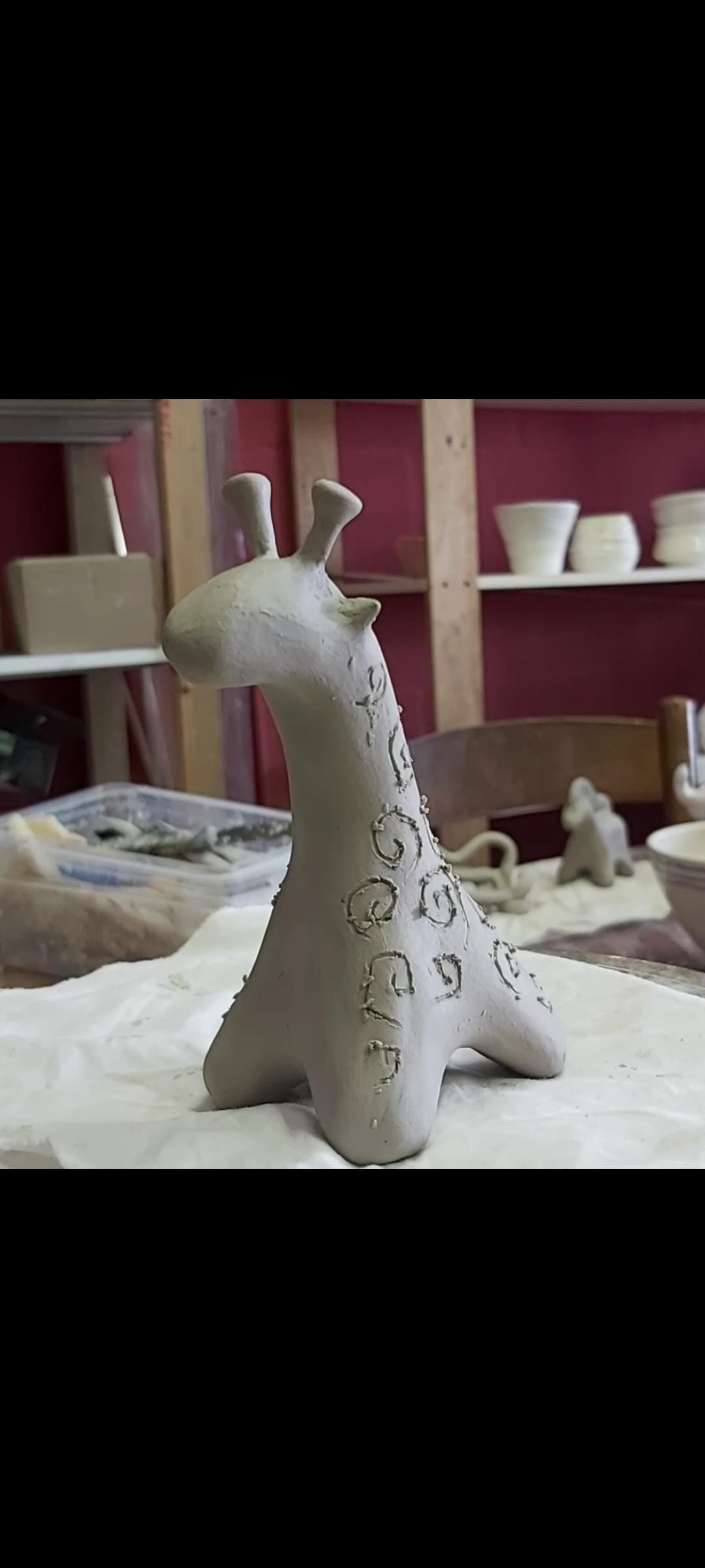 Clay pottery Giraffe - Digital download